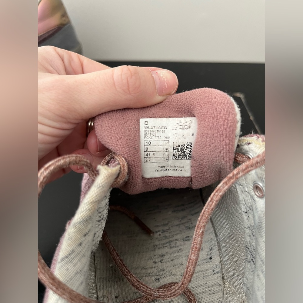 New Balance Sneakers Size 10 - Picture 2 of 3